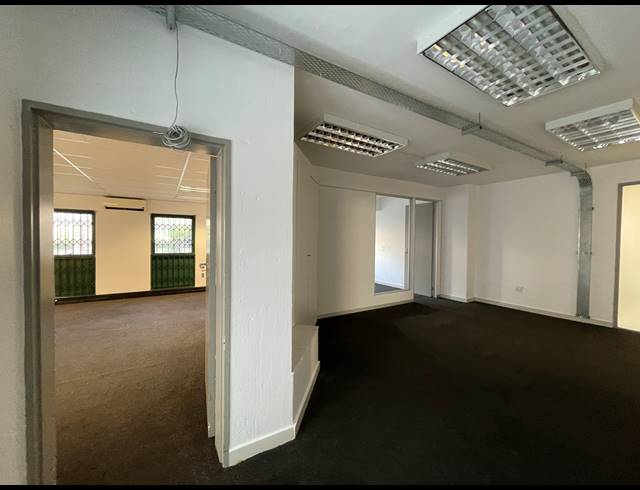 484.54M² OFFICE TO LET IN RIVONIA